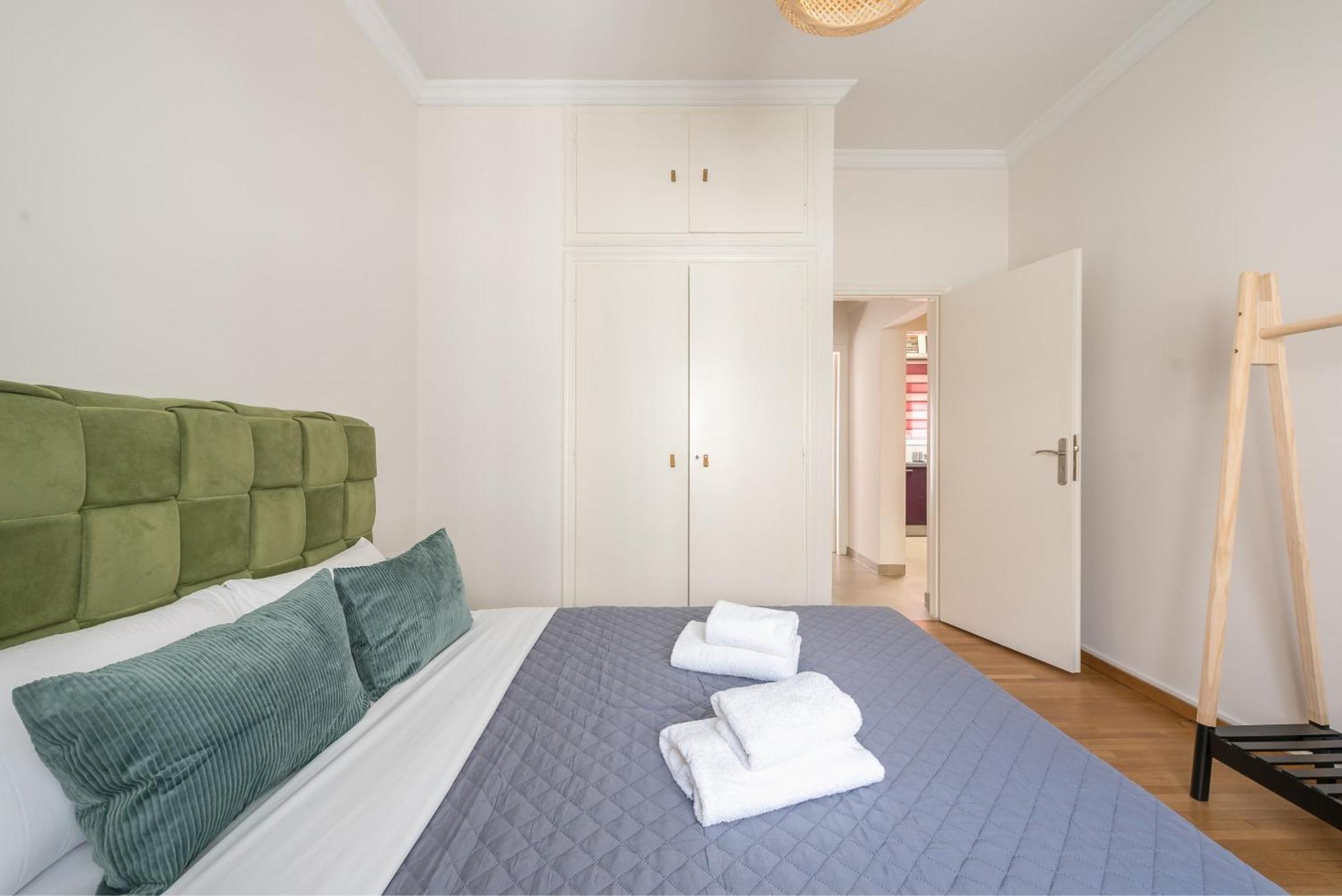 Апартаменти Stylish 2 Bd Urban Retreat Near Panormou Metro Афіни Екстер'єр фото